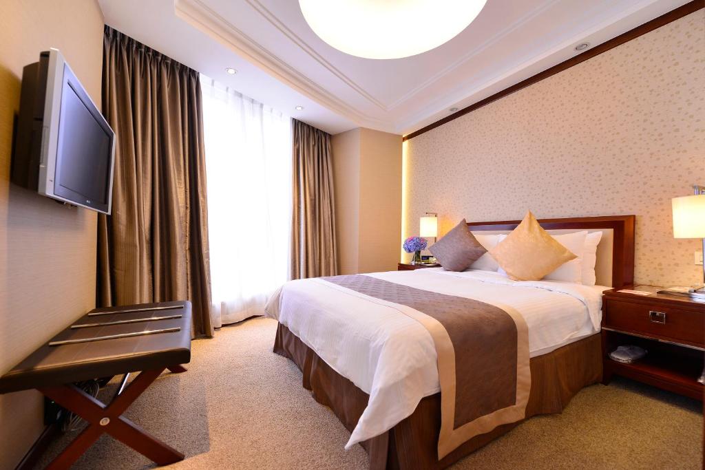 Двухместный (Улучшенный двухместный номер с 1 кроватью), Central Hotel Shanghai