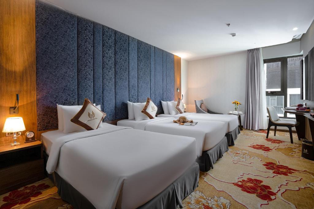 Трехместный (Трехместный номер Делюкс с частичным видом на море), Vesna Hotel