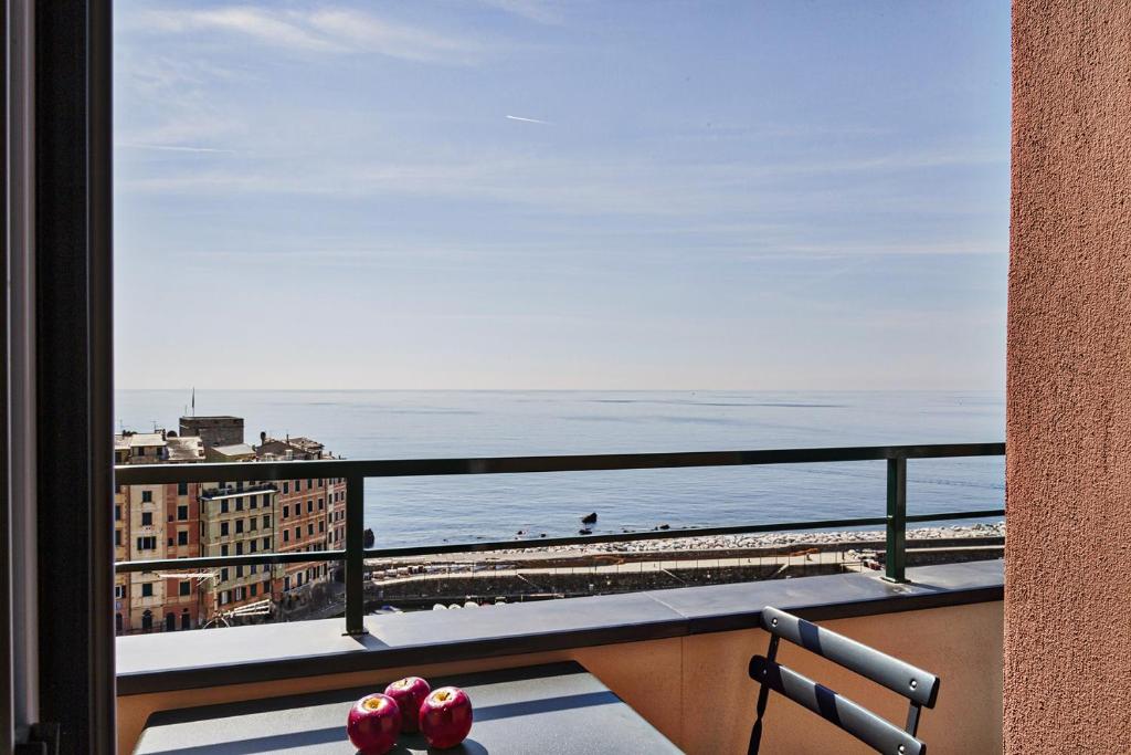 Attico vista mare sul porticciolo di Camogli photo 3