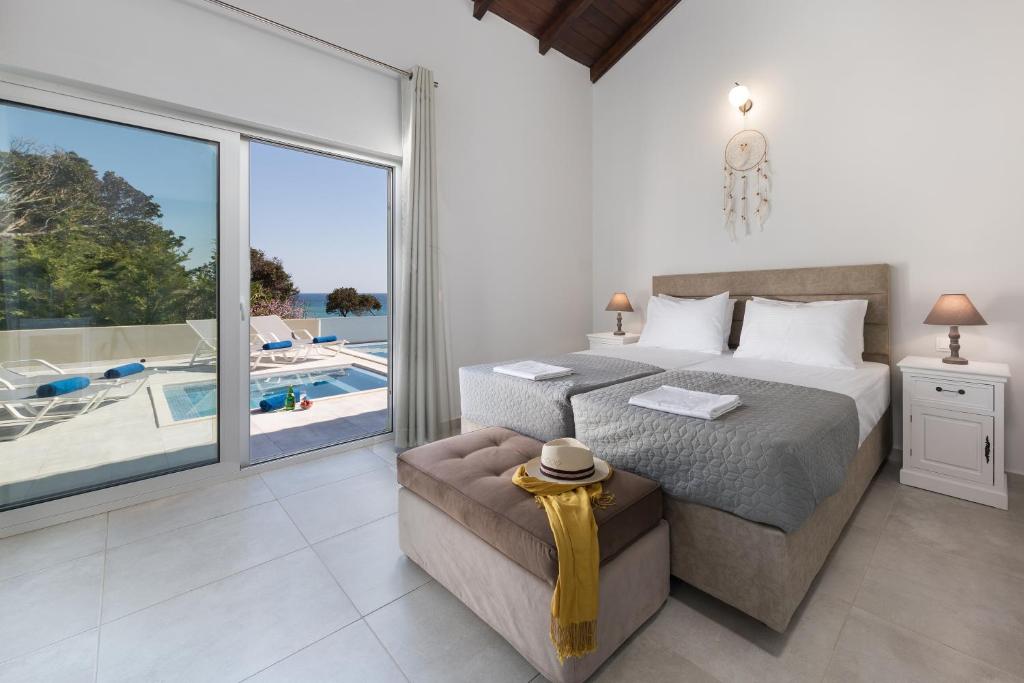 Villa Alonaki Bay photo 4