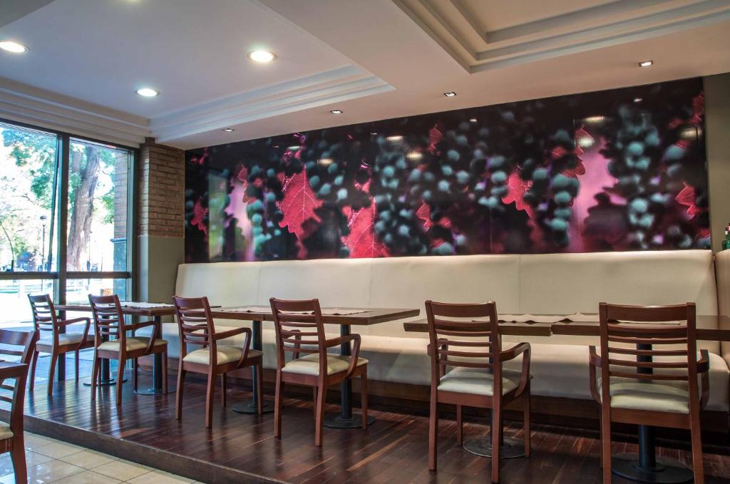 Portal Plaza Suites photo 4