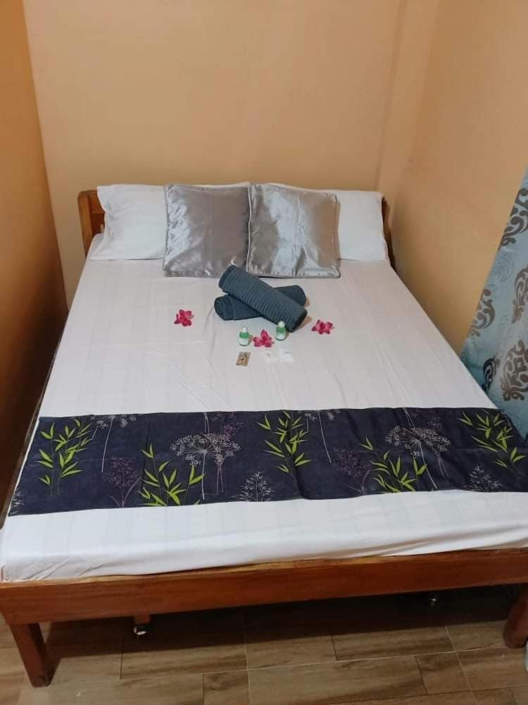 House Rental Banaba Tree Room Type - Vacation Home