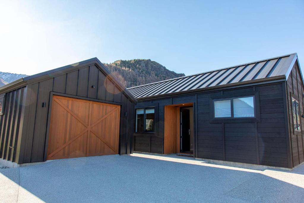 New Arrowtown Home, Complete comfort photo 1