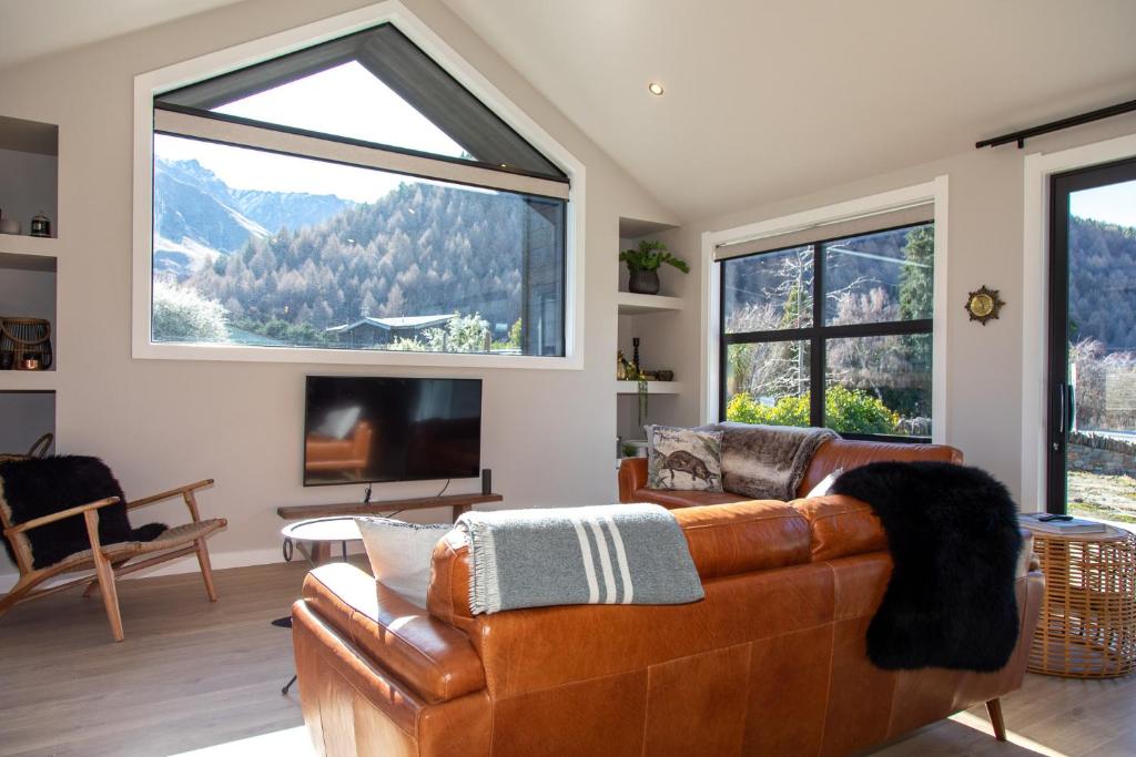 New Arrowtown Home, Complete comfort photo 4