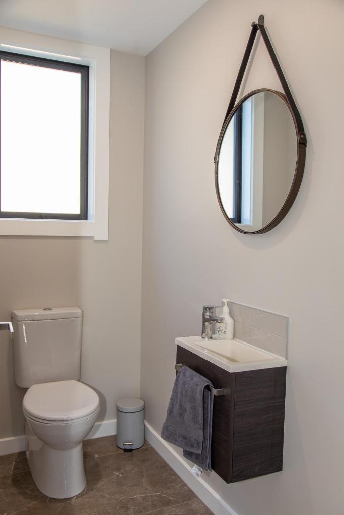 New Arrowtown Home, Complete comfort photo 3