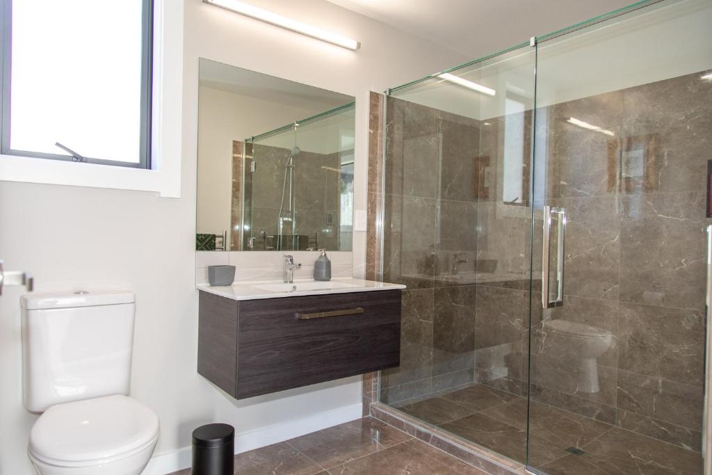New Arrowtown Home, Complete comfort photo 2