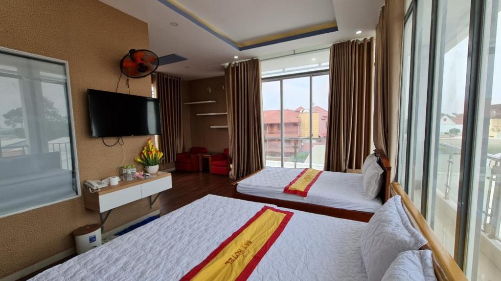 Четырехместный (Улучшенный четырехместный номер), Sky Hotel