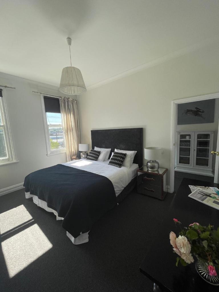 Webster Terrace photo 3
