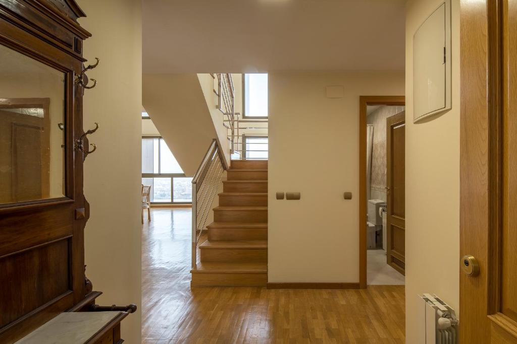 Atico Top Granada, Penthouse, 18-19th floor, City Centre, Views, Terrace, Free Parking photo 3