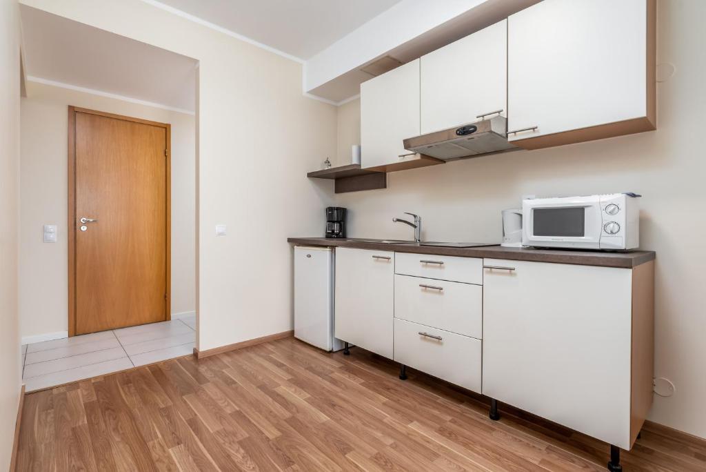 Апартаменты (Апартаменты Делюкс с балконом), Adelle Apartments