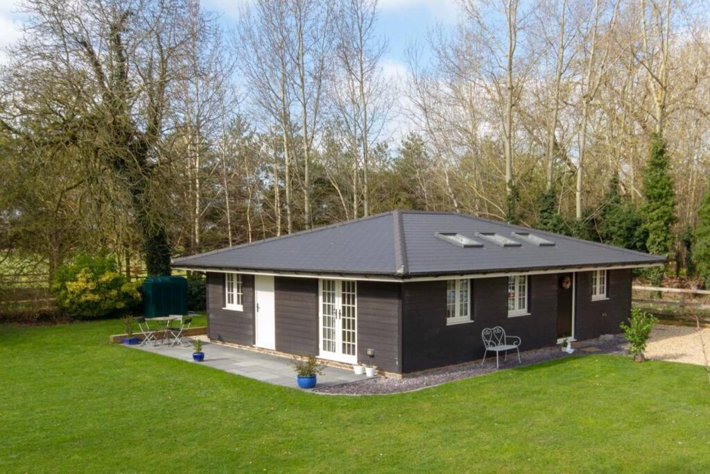 Breckland Cottage - Secluded Country Getaway