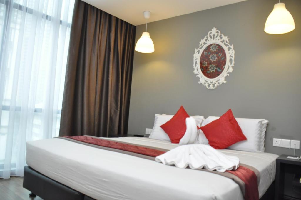 Двухместный (Улучшенный двухместный номер с 1 кроватью), K Hotel
