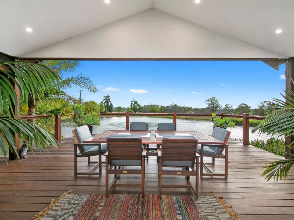 Lilies on Lovedale Estate - Heated Pool and Spa photo 2