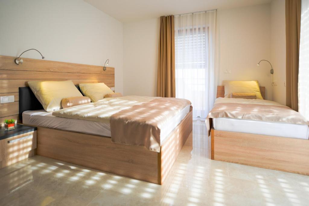 HOTEL BARON photo 2