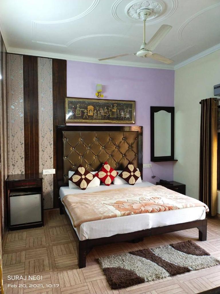 Двухместный (Улучшенный двухместный номер с 1 кроватью), Hotel Vishla Palace