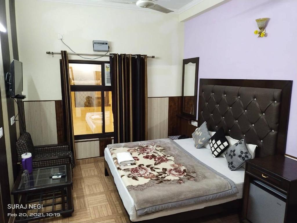 Двухместный (Улучшенный двухместный номер с 1 кроватью), Hotel Vishla Palace