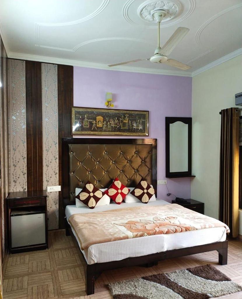 Двухместный (Большой двухместный номер с 1 кроватью), Hotel Vishla Palace