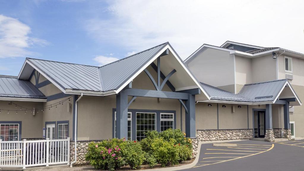 SilverStone Inn & Suites Spokane Valley photo 2