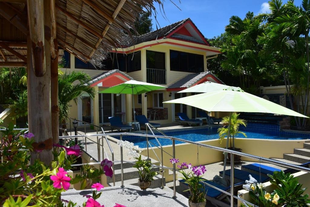 Angelot Villa photo 3