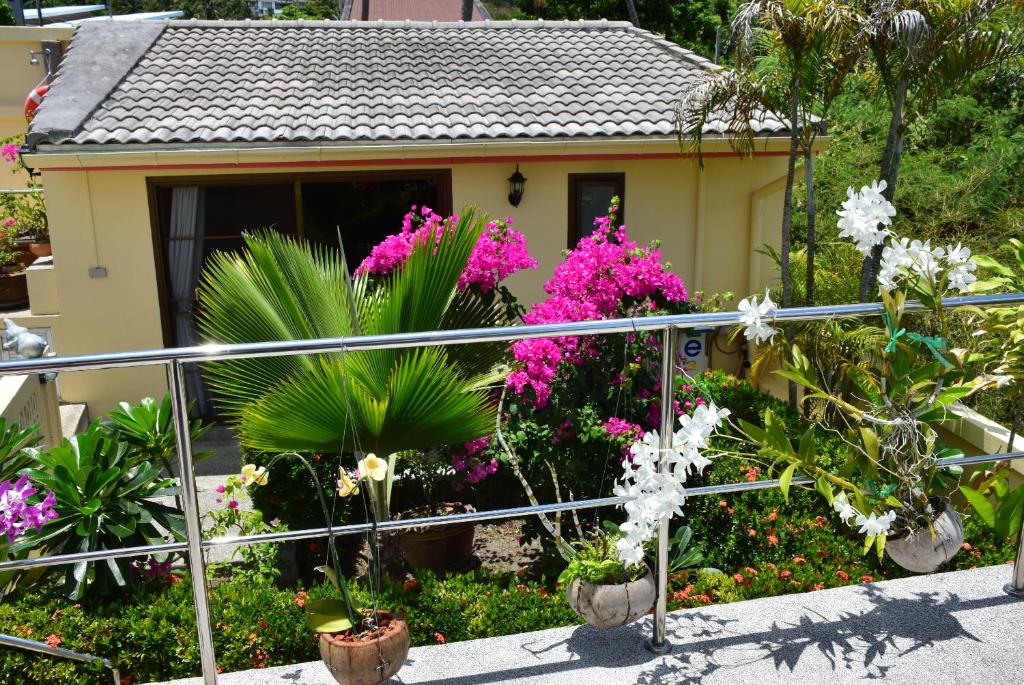 Angelot Villa photo 2