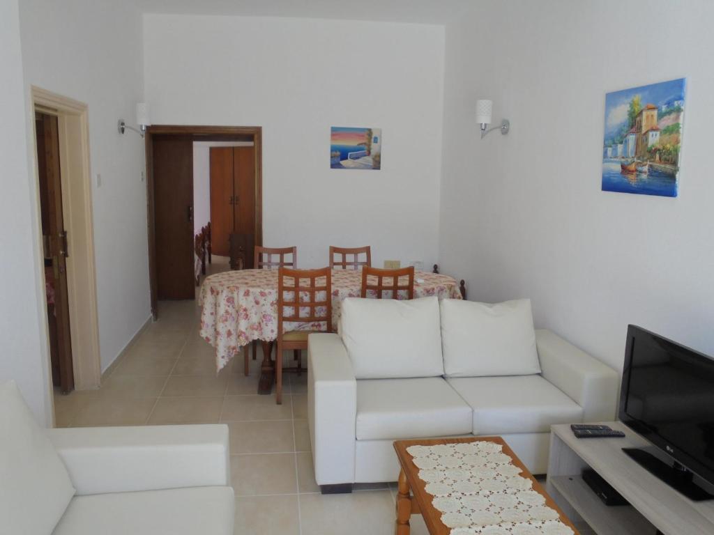 Niki Court Holiday Apartments photo 2