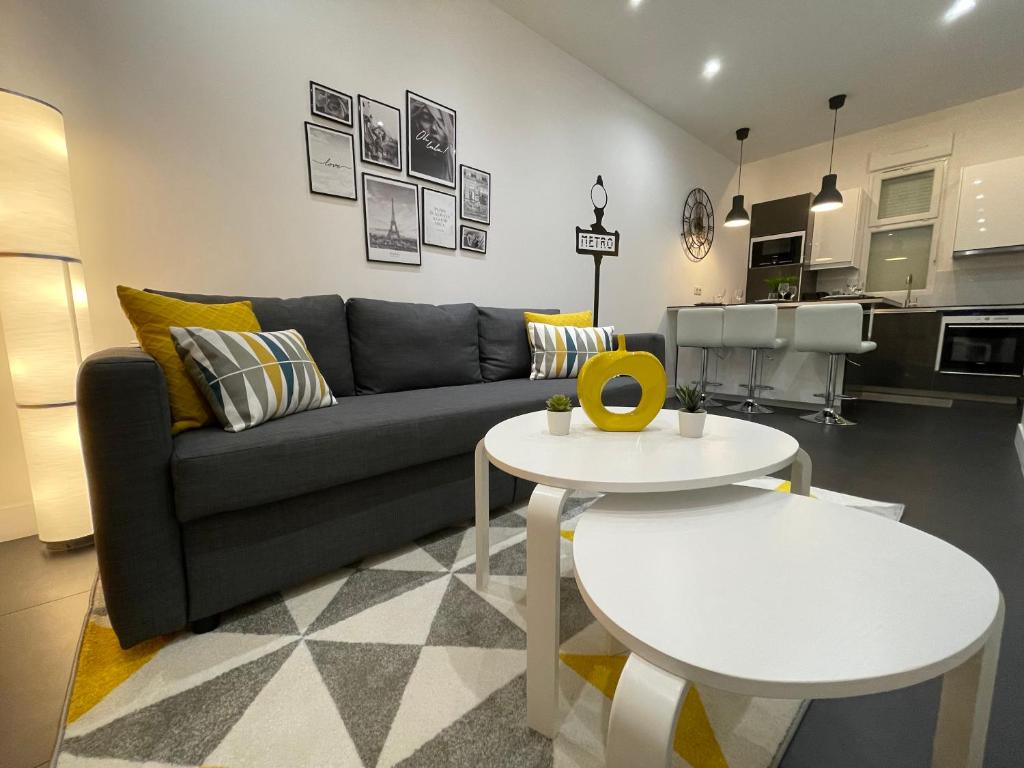 PARIS HOUSE photo 2