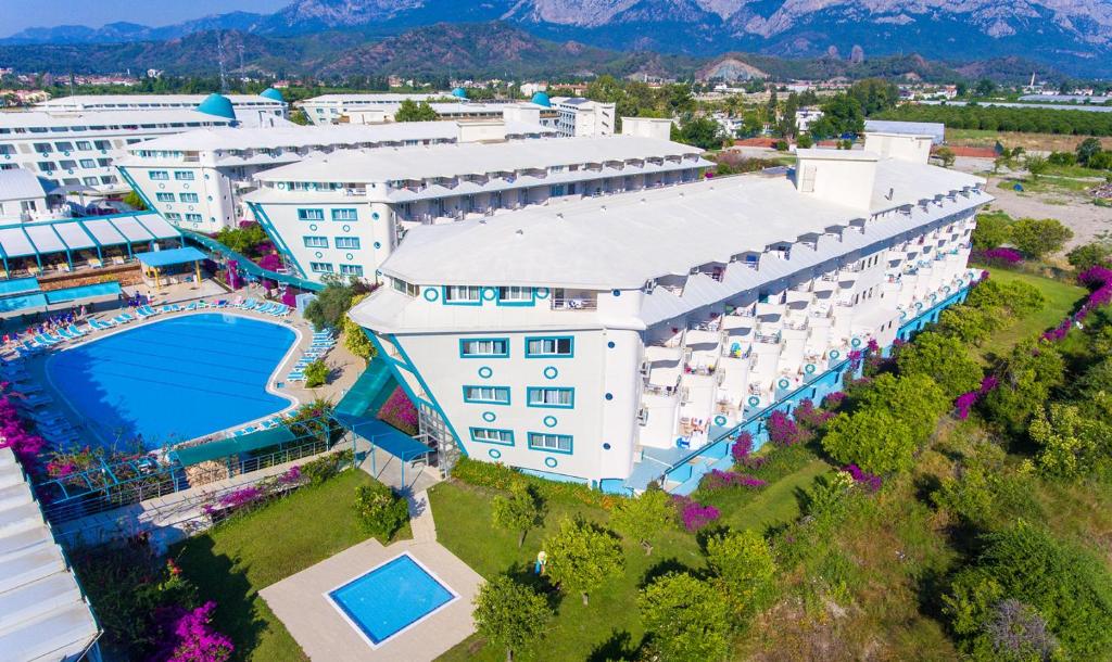 Miarosa Kemer Beach photo 4