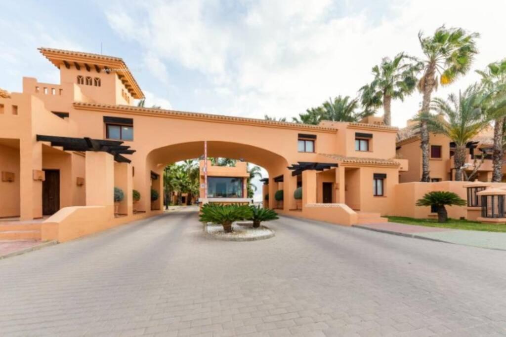 Lovely and luxury apartament in front of the beach photo 2