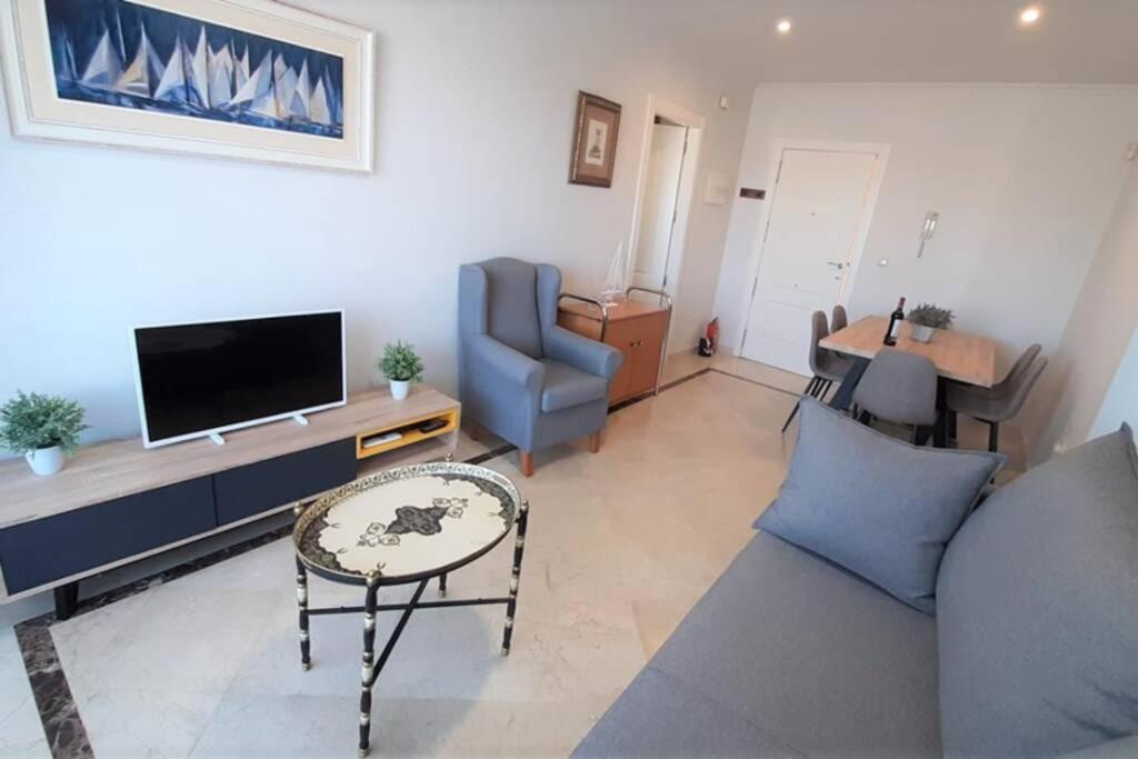 Lovely and luxury apartament in front of the beach photo 4