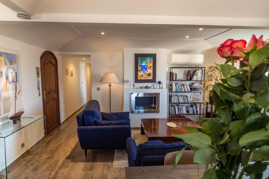 Charmant appartement spacieux pour 6P vue mer vieil Antibes photo 3