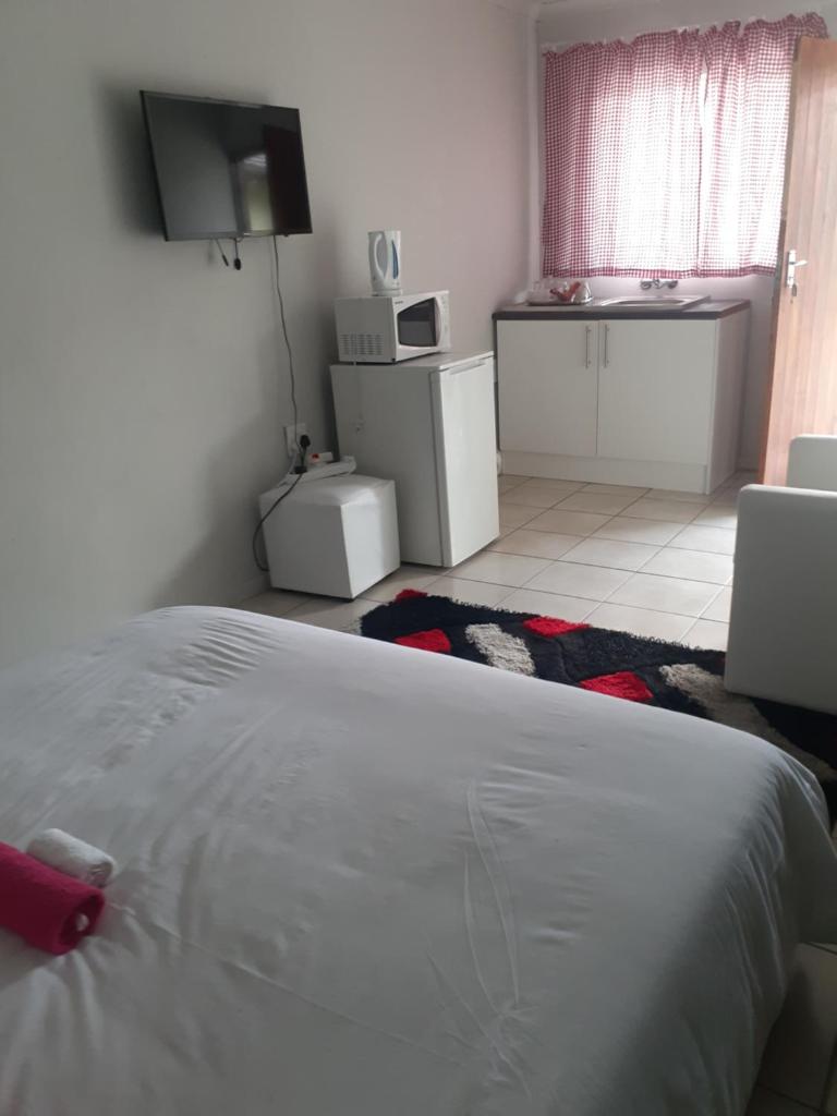 Ruros Guest House