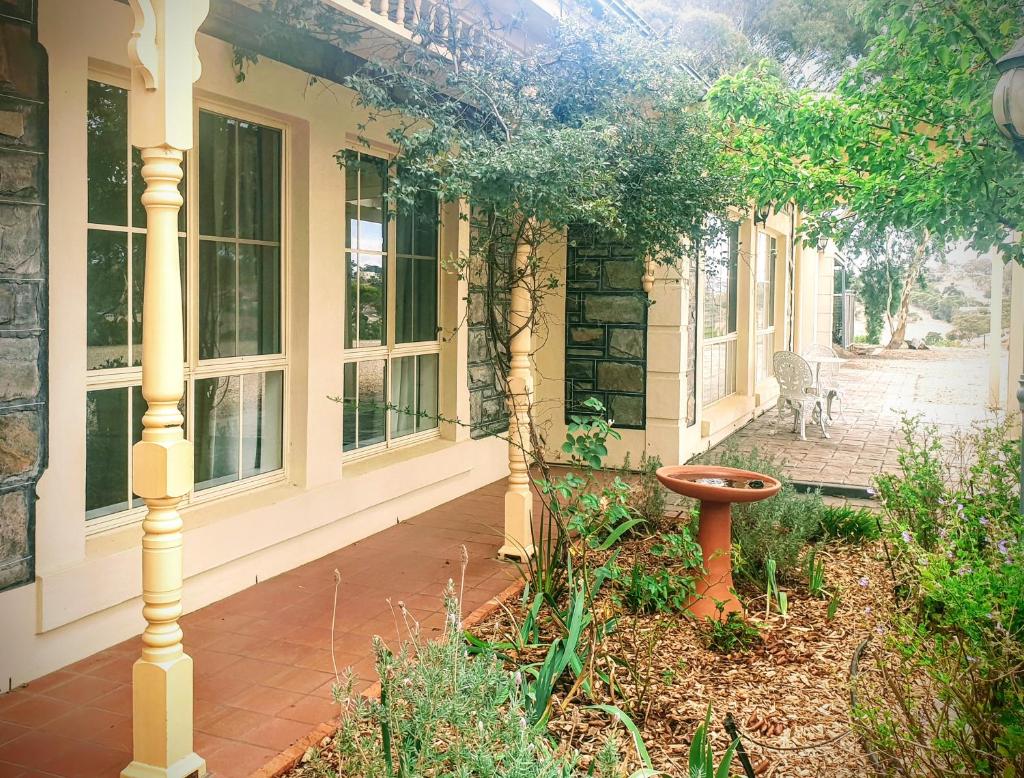 Angaston Lodge photo 1