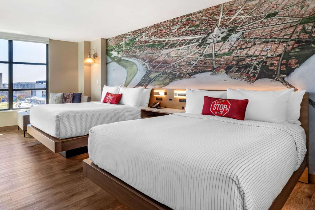 Четырехместный (Queen Room with Two Queen Beds - Accessible/Non Smoking), Cambria Hotel Washington D.C. Capitol Riverfront