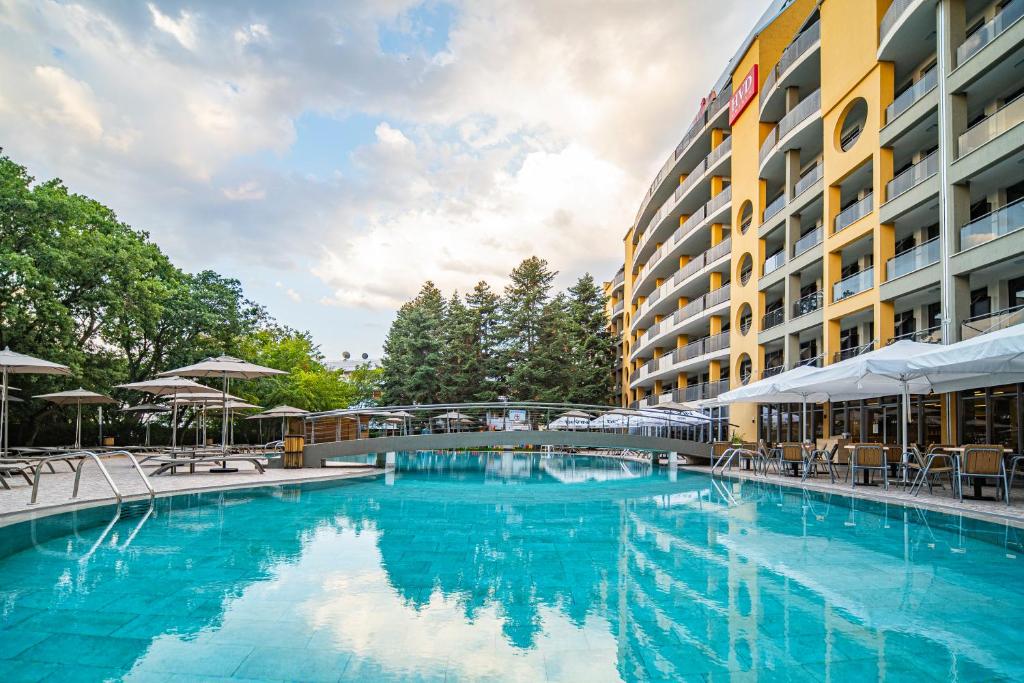 HVD Viva Club Ultra All Inclusive & Beach Snack Bar - Free Parking photo 1