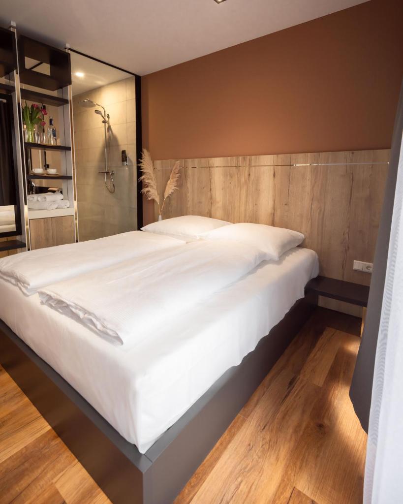 Двухместный (Двухместный номер Делюкс с 1 кроватью и балконом), 24Seven Hotel Schwabach