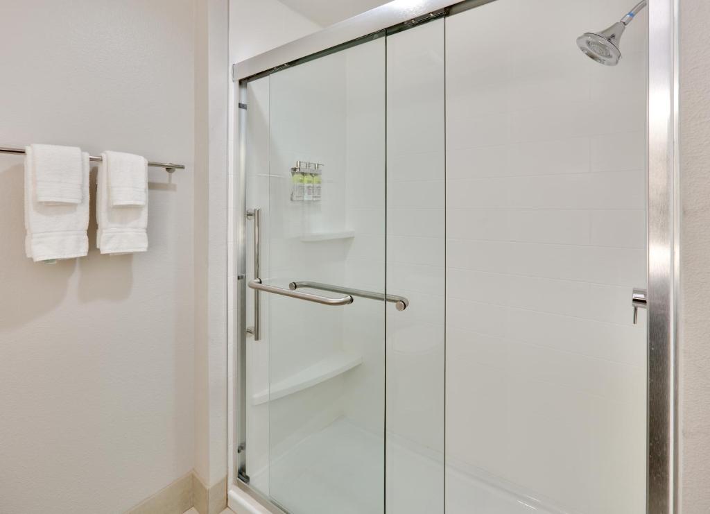 Holiday Inn Express & Suites Fort Worth North - Northlake, an IHG Hotel photo 3