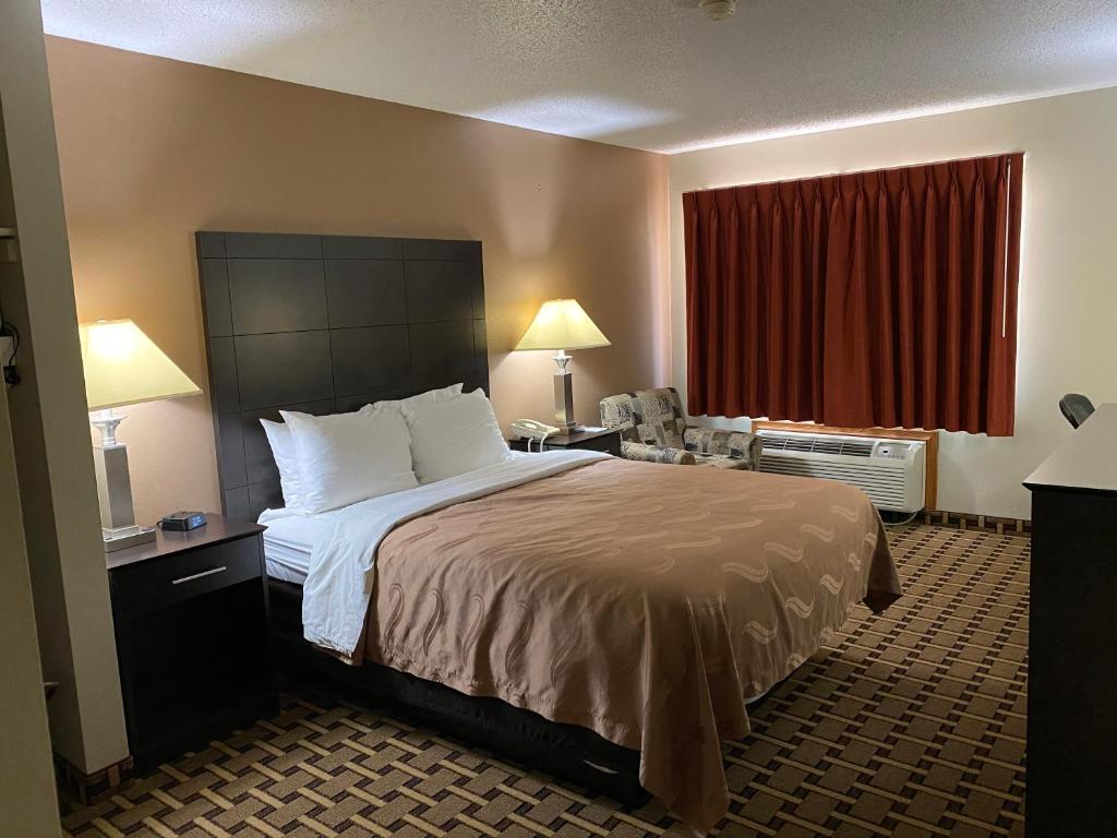 Quality Inn Morton at I-74 image