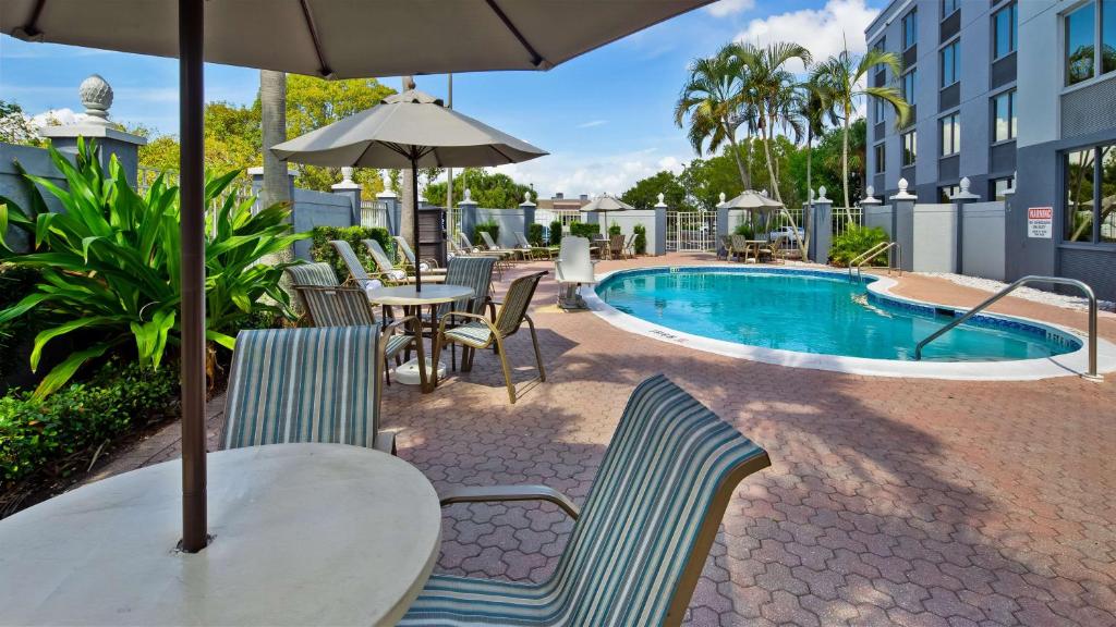 Best Western Fort Myers Inn and Suites photo 1