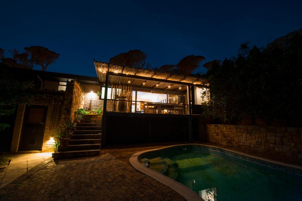 Table Mountain Forest Villa - Tap to explore photos