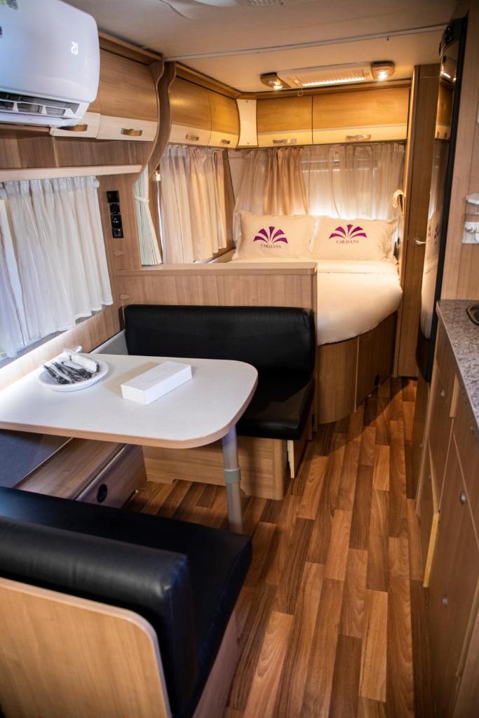 Семейный (Стандартный люкс на колесах рядом с пляжем), Кемпинг Caravana Resort