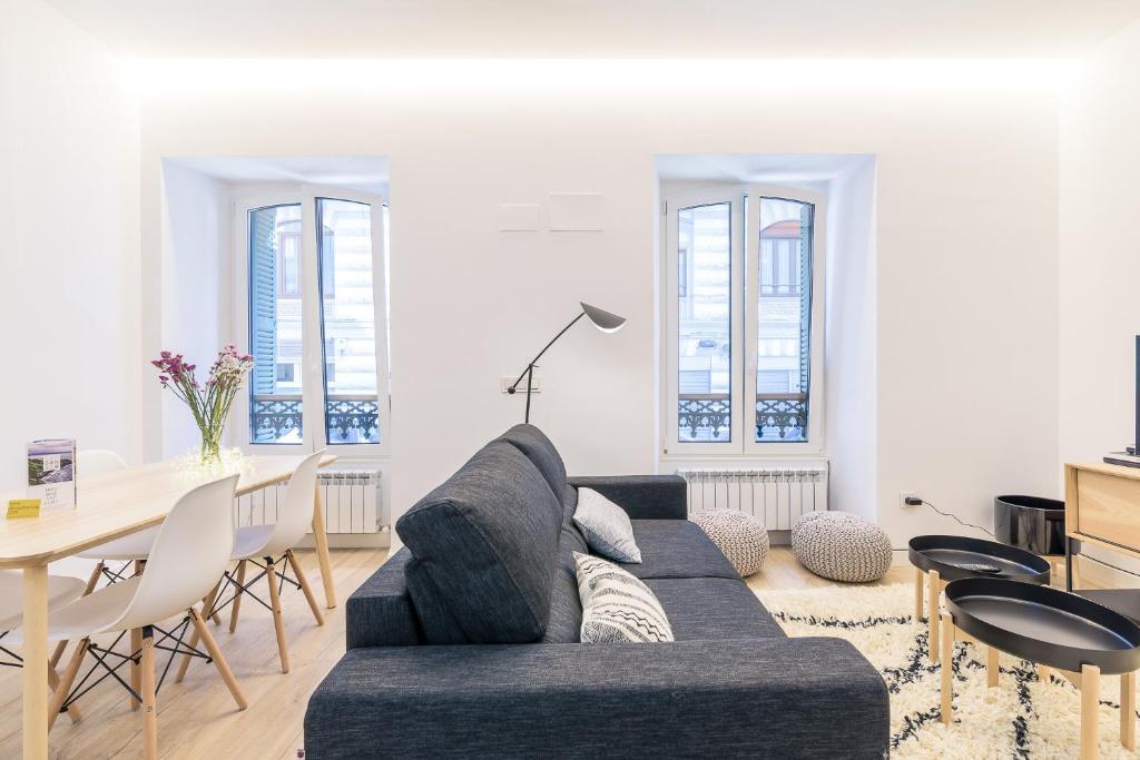 Paris La Concha - IB Apartments - Tap to explore photos