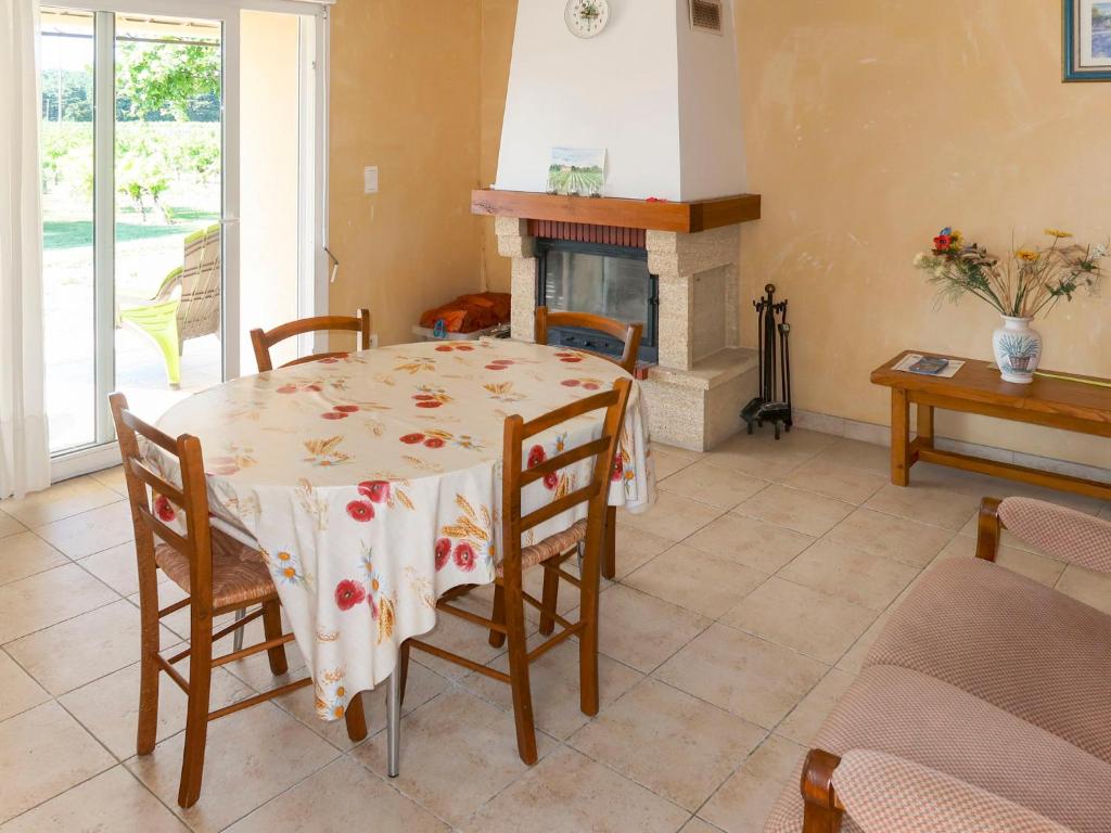 Holiday Home La Cardeline - GRG200 by Interhome photo 1