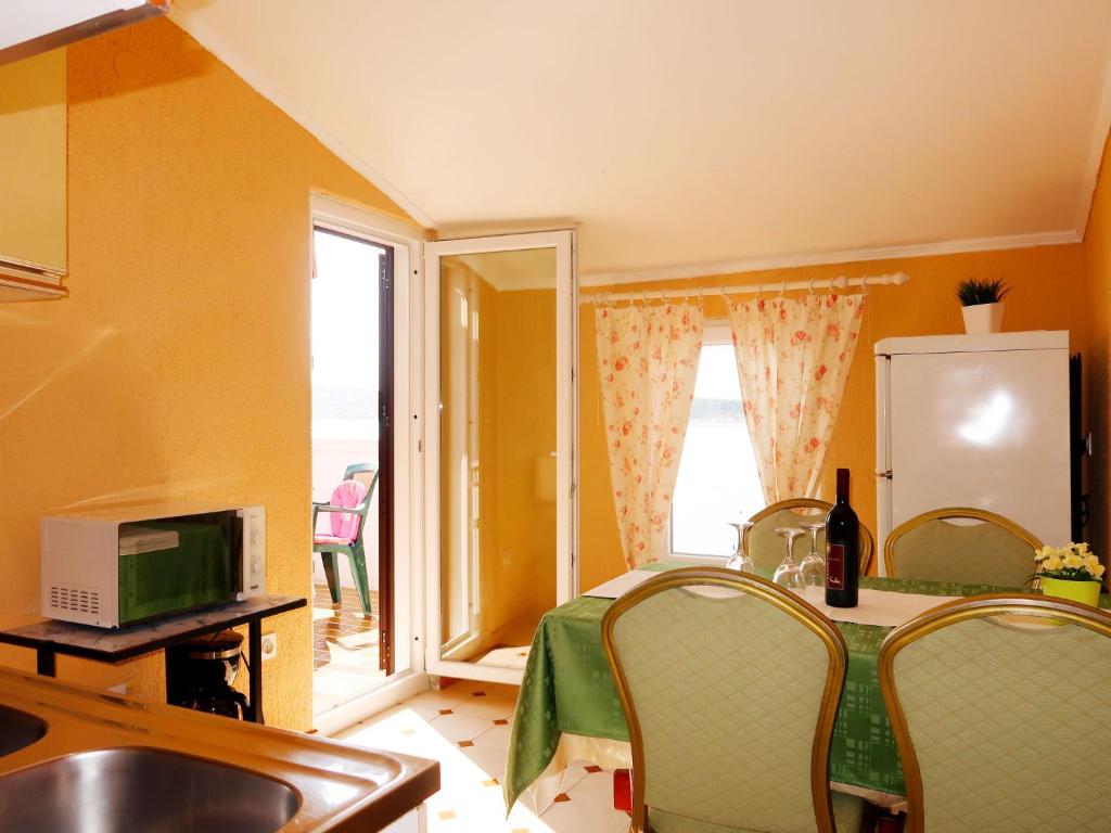 Apartment Ana - RAB167 by Interhome photo 4