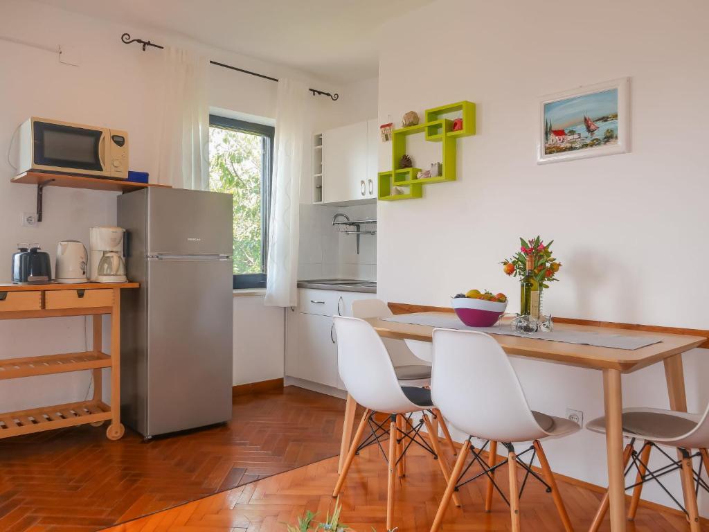 Apartment Novak - SNJ215 by Interhome photo 2