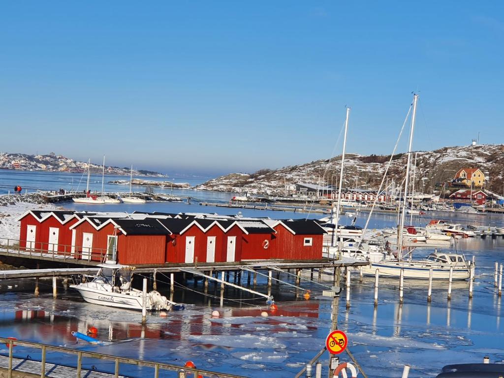 Skärgårdsidyll på Björkö med gångavstånd till havet photo 1