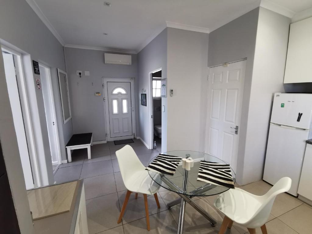 Zebra Place photo 4