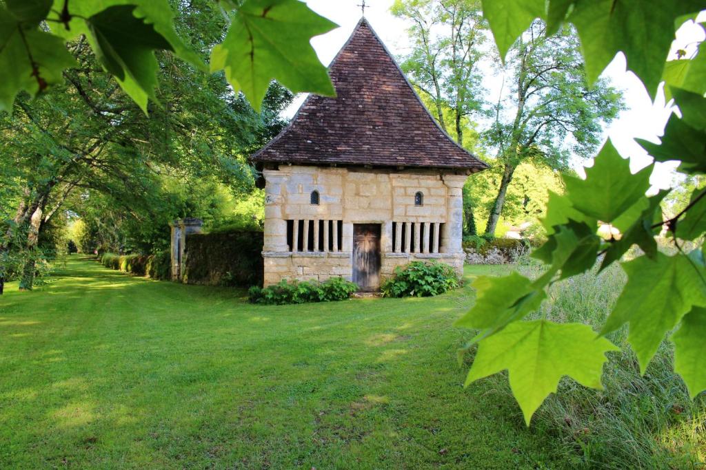 Maison de 4 chambres avec piscine privee jardin clos et wifi a Saint Pierre de Cole photo 4