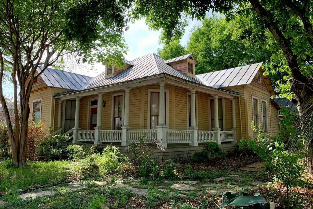 321# Downtown Antique Rose house image