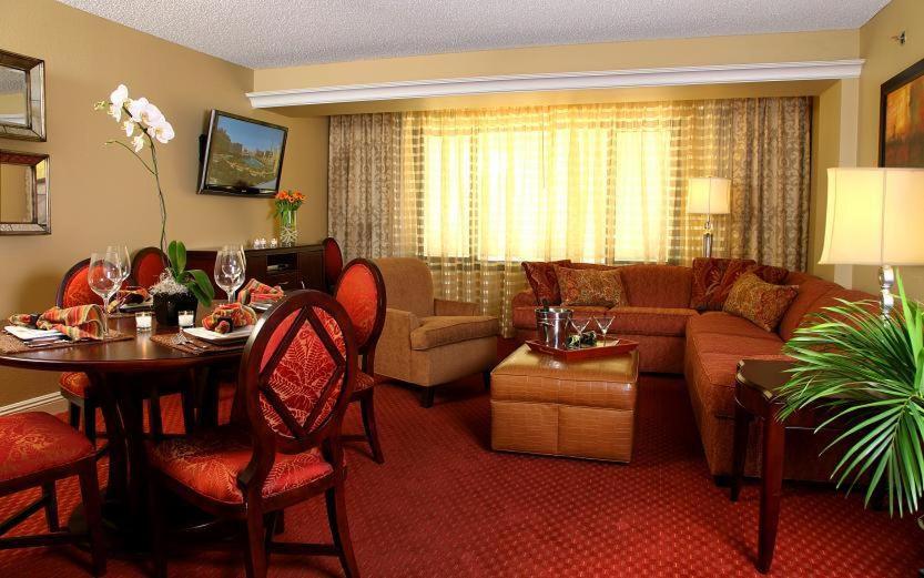 Семейный (Семейный люкс с душем), Jockey Club Suites