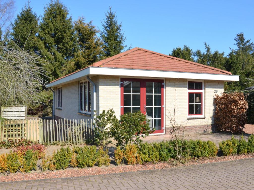 Holiday home in the Veluwe in nature photo 1